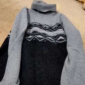 Amazing 100% lambswool sweater